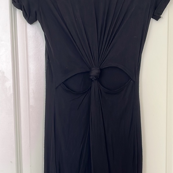 Black dress with slits in the stomach - Picture 2 of 4